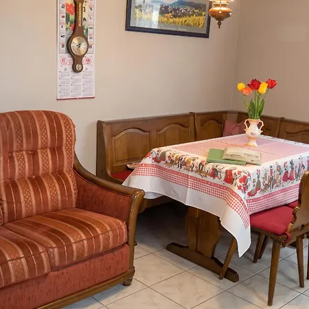 A Avec Terrasse Et Jardin Apartment *